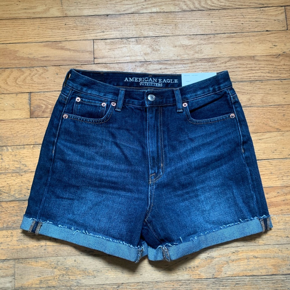 AEO High Rise Mom Short - Picture 3 of 5